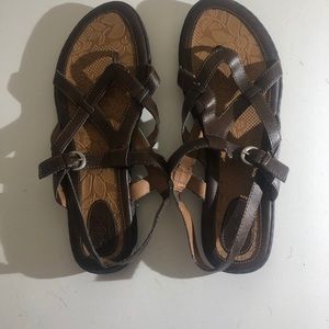 born concept BOC Brown Leather Sandals NWOT 10/42